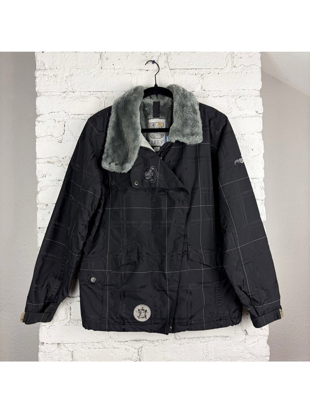Burton Fur Collar Ski Snowboard Coat Black Plaid Magnetic Snaps Large